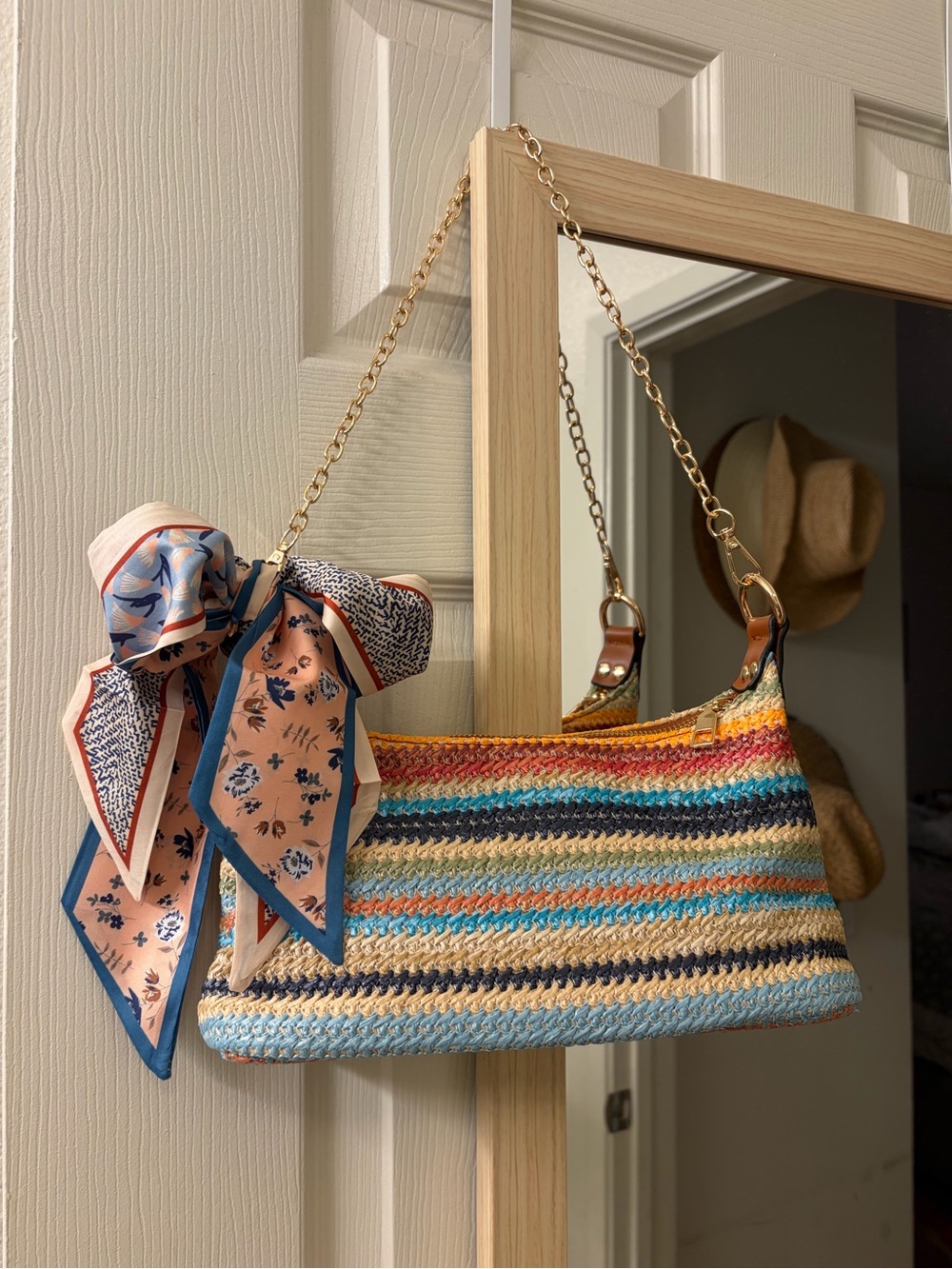 Amazon 🧡💙🩵❤️🩷 Multi-Color Striped Straw small Shoulder Bag with Chain Strap NWOT